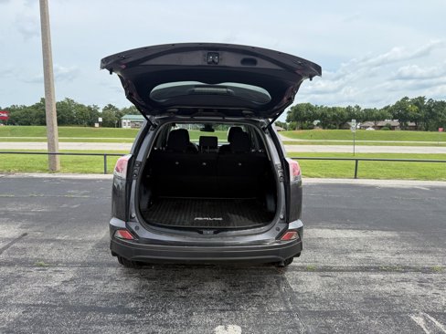 Used 2017 Toyota RAV4 LE image 8