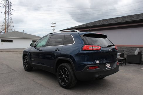 Used 2018 Jeep Cherokee Latitude image 9