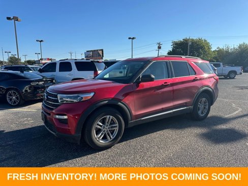 Used 2020 Ford Explorer XLT w/ Equipment Group 202A image 3