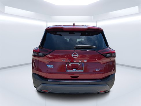 Used 2023 Nissan Rogue SV image 4