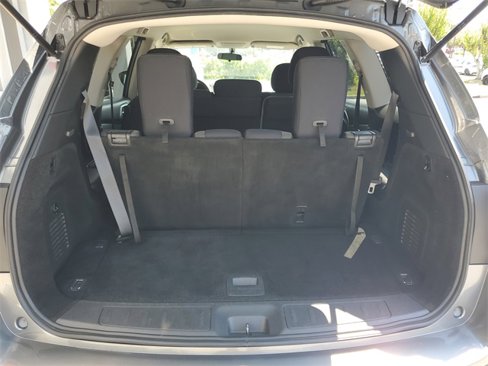Used 2019 Nissan Pathfinder S image 6