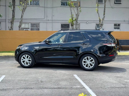 Used 2017 Land Rover Discovery SE image 8
