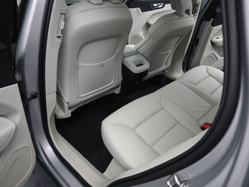 New 2025 Volvo XC60 B5 Core image 31