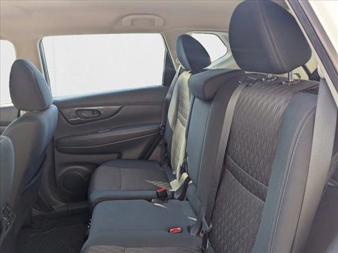 Used 2019 Nissan Rogue S image 14