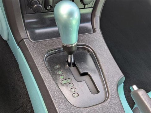 Used 2002 Ford Thunderbird image 12