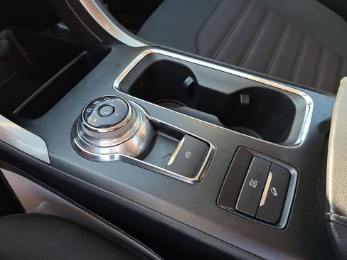 Used 2019 Ford Fusion SE image 26