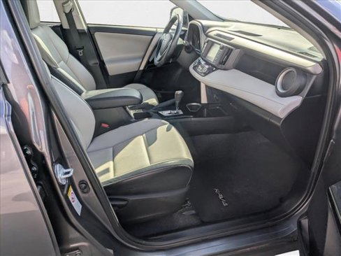 Used 2016 Toyota RAV4 Limited image 17