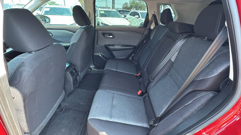 Used 2023 Nissan Rogue SV image 20