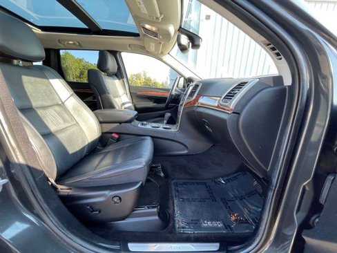 Used 2011 Jeep Grand Cherokee Limited image 25
