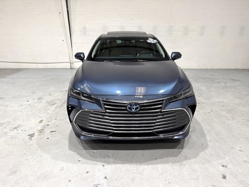 Used 2020 Toyota Avalon Limited image 13