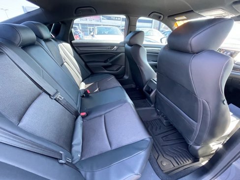 Used 2018 Honda Accord Sport image 10