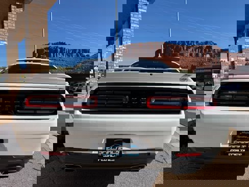 Used 2016 Dodge Challenger SRT w/ Technology Group image 26