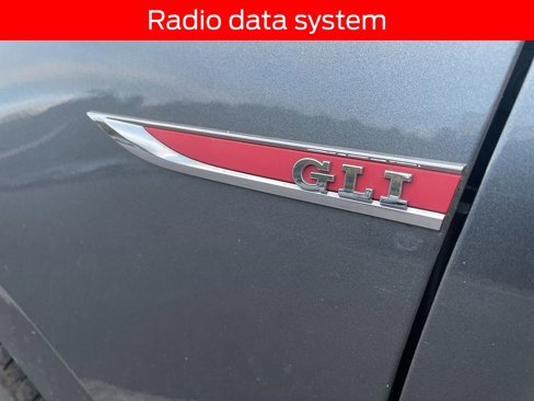 Used 2017 Volkswagen Jetta GLI image 7
