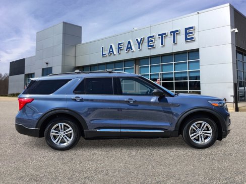Used 2021 Ford Explorer XLT w/ Equipment Group 202A image 2