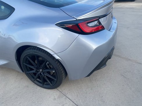 Used 2024 Toyota GR86 Premium image 12
