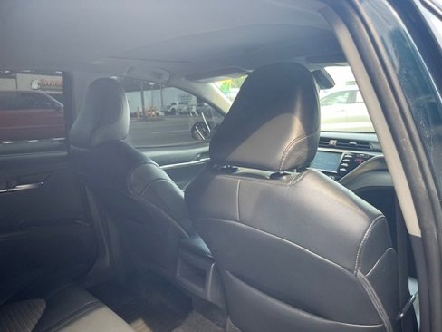 Used 2018 Toyota Camry SE image 16