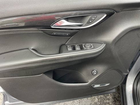 Used 2021 Buick Envision Essence w/ Technology Package I image 16
