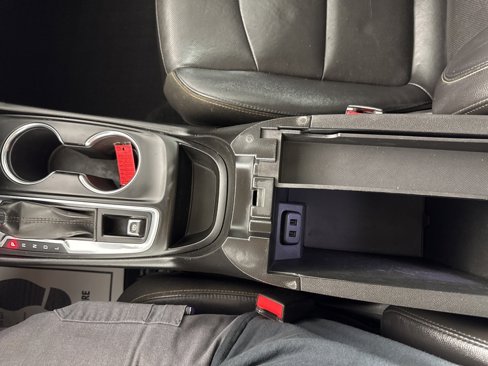 Used 2018 Chevrolet Equinox Premier image 23