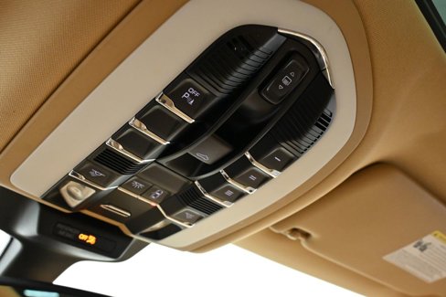 Used 2015 Porsche Macan S image 21