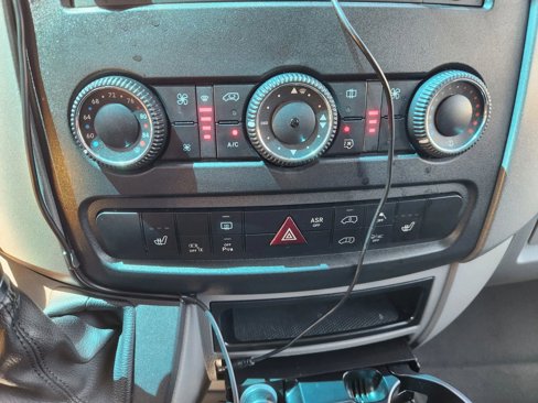 Used 2016 Mercedes-Benz Sprinter 2500 image 30