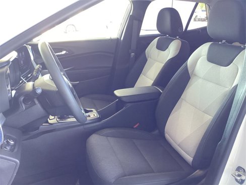 Used 2024 Chevrolet Trax LS image 18
