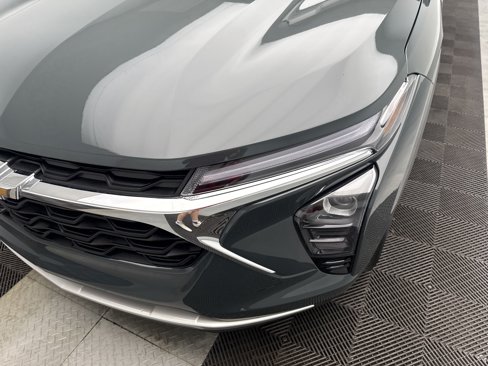 New 2025 Chevrolet Trax LT w/ LT Convenience Package image 25