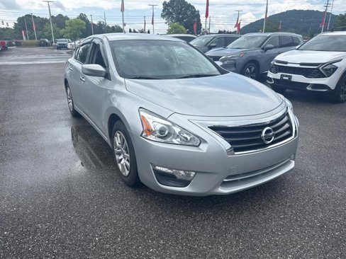 Used 2015 Nissan Altima 2.5 S image 2