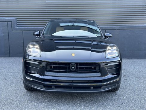 Certified 2025 Porsche Macan image 13