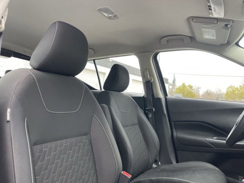 Used 2021 Nissan Kicks S image 25