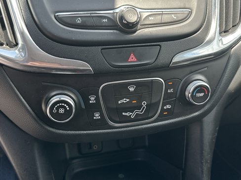 Used 2018 Chevrolet Equinox LT image 23