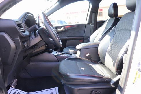 Used 2023 Ford Escape ST-Line image 2