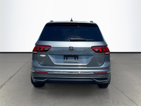Used 2022 Volkswagen Tiguan SE image 6