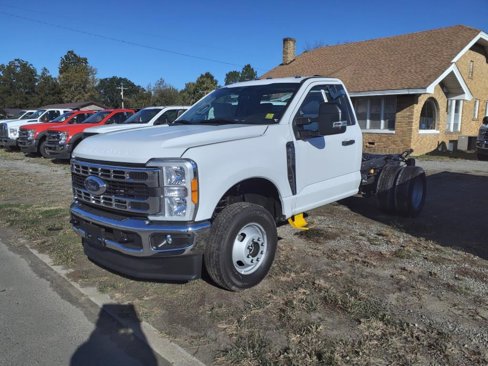 New 2023 Ford F350 XL w/ Snow Plow Prep Package image 7