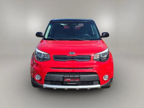 Used 2018 Kia Soul + image 2