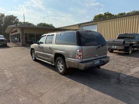 Used 2001 GMC Yukon XL Denali image 9