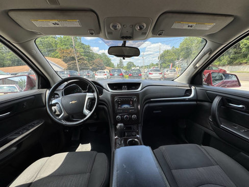 Used 2017 Chevrolet Traverse LT w/ Style and Technology Package image 29