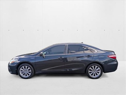 Used 2017 Toyota Camry XLE image 8