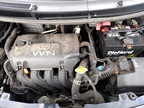 Used 2008 Toyota Yaris 2-Door Hatchback image 8