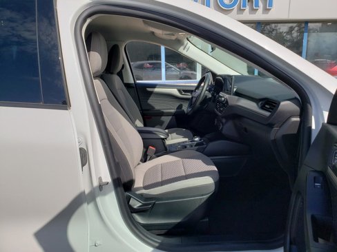 Used 2022 Ford Escape SE image 18