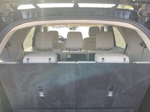 Used 2017 Land Rover Discovery HSE image 24
