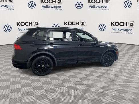 Used 2022 Volkswagen Tiguan SE R-Line image 8