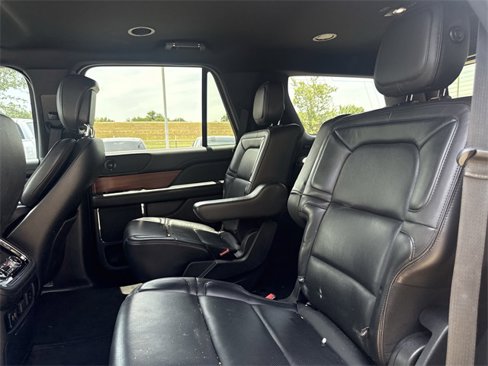 Used 2018 Lincoln Navigator Select image 27
