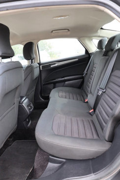 Used 2017 Ford Fusion SE w/ Fusion SE Technology Package image 16