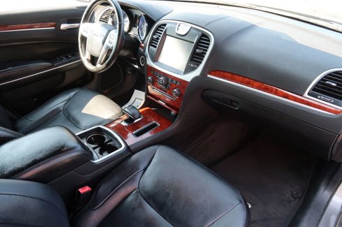 Used 2012 Chrysler 300 Limited image 10