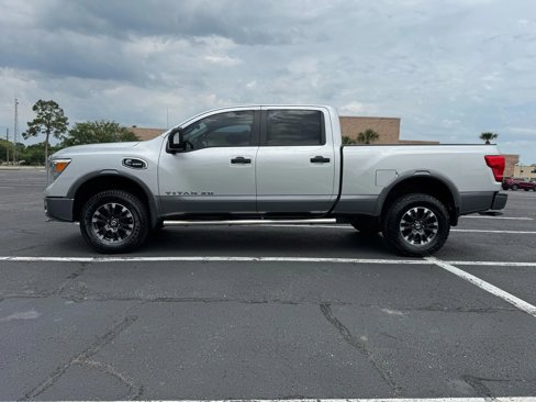 Used 2017 Nissan Titan PRO-4X image 9