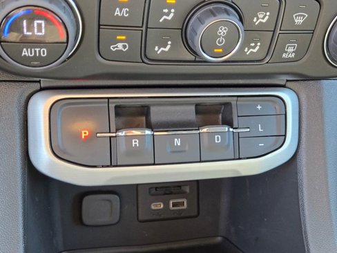 Used 2023 GMC Acadia SLT image 24