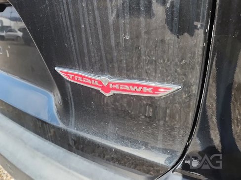 Used 2021 Jeep Cherokee Trailhawk image 22