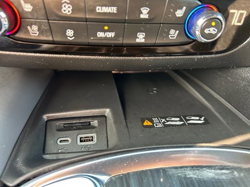 Used 2024 Buick Enclave Premium image 31