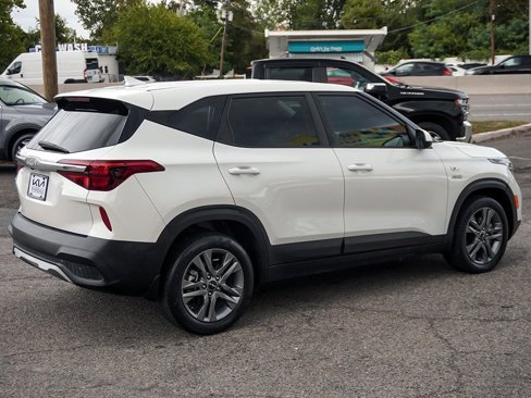 Used 2022 Kia Seltos LX image 9