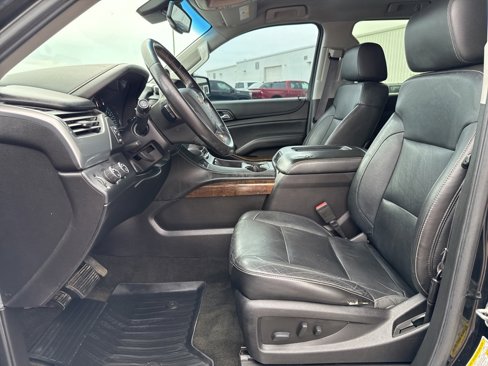 Used 2015 Chevrolet Suburban LT image 14
